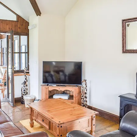 Riverbank Cottage-uk42229