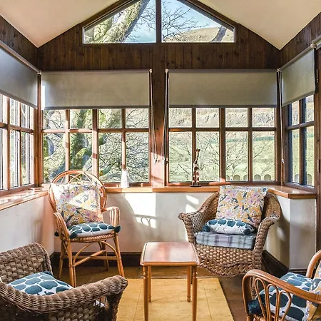 Riverbank Cottage-uk42229