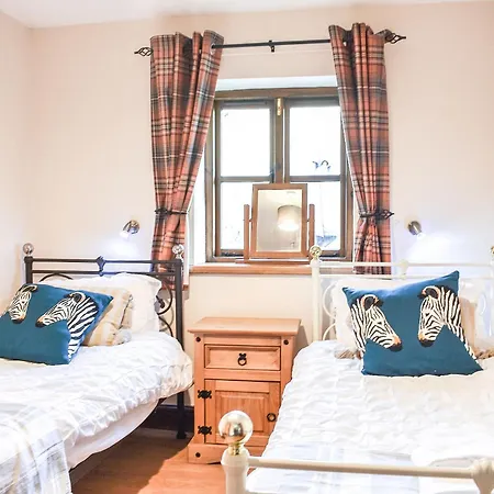 Riverbank Cottage-uk42229 * Low Borrowbridge